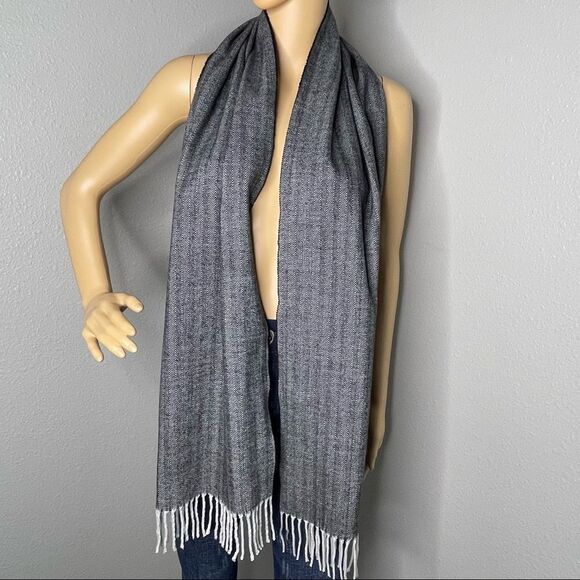 Cashmere Feel Black and White Herringbone Scarf With Fringe 100% Acrylic - Picture 1 of 11